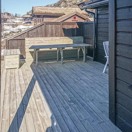 5 Bedroom Stunning In Hébergement de vacances Aseral