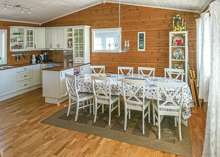 Дом отдыха 5 Bedroom Stunning In Aseral